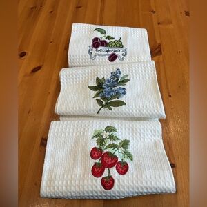 VINTAGE EMBROIDERED KITCHEN TOWELS 100% COTTON WAFFLE 1990’s FRUITS NEW LOT OF 3